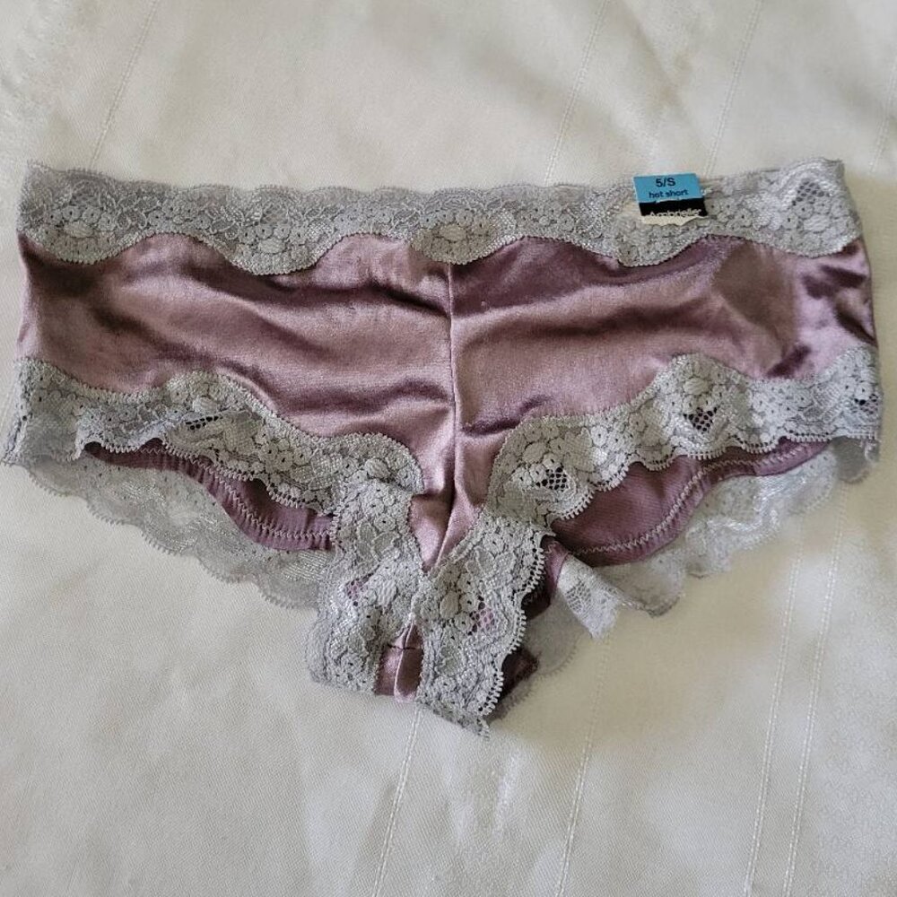 AMBRIELLE Size 5 Hotshort Panty Plum Smoke color NWT Nylon-Spandex LACE
